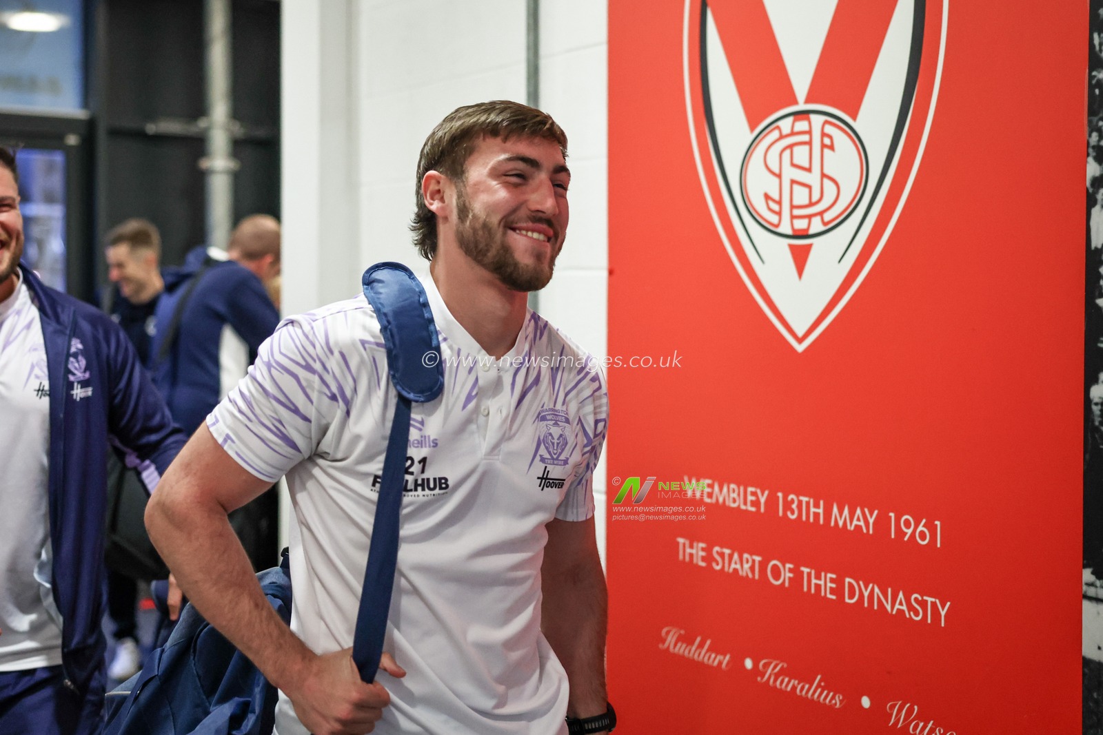 Adam Holroyd of Warrington Wolves arrives during the Betfred Super League Round 5 match St Helens vs Warrington Wolves at Totally Wicked Stadium, St Helens, United Kingdom, 21st March 2025

(Photo by Mark Cosgrove/News Images)