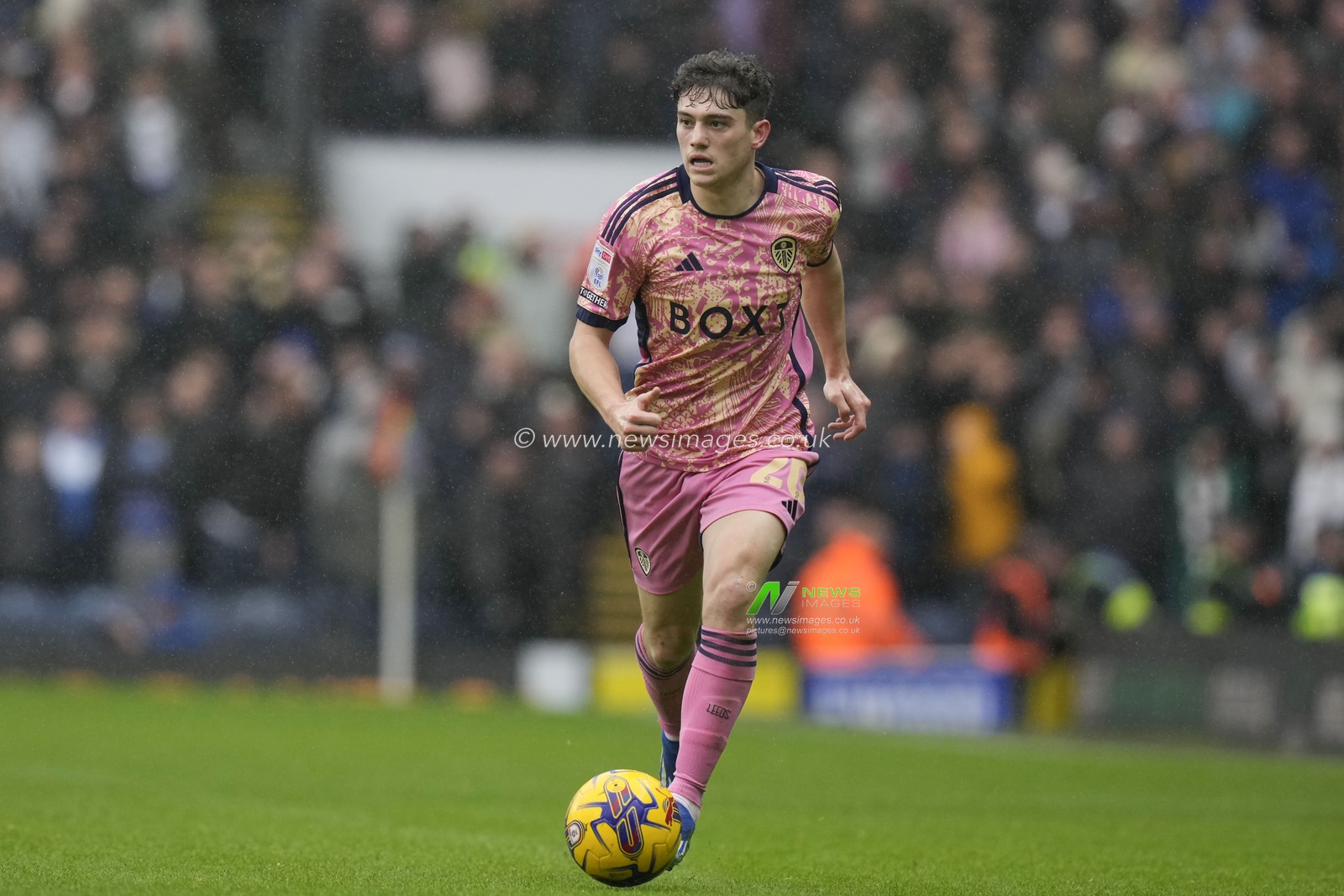 Daniel James #20 of Leeds United during the Sky Bet Championship match Blackburn Rovers vs Leeds United at Ewood Park, Blackburn, United Kingdom, 9th December 2023

(Photo by Steve Flynn/News Images)