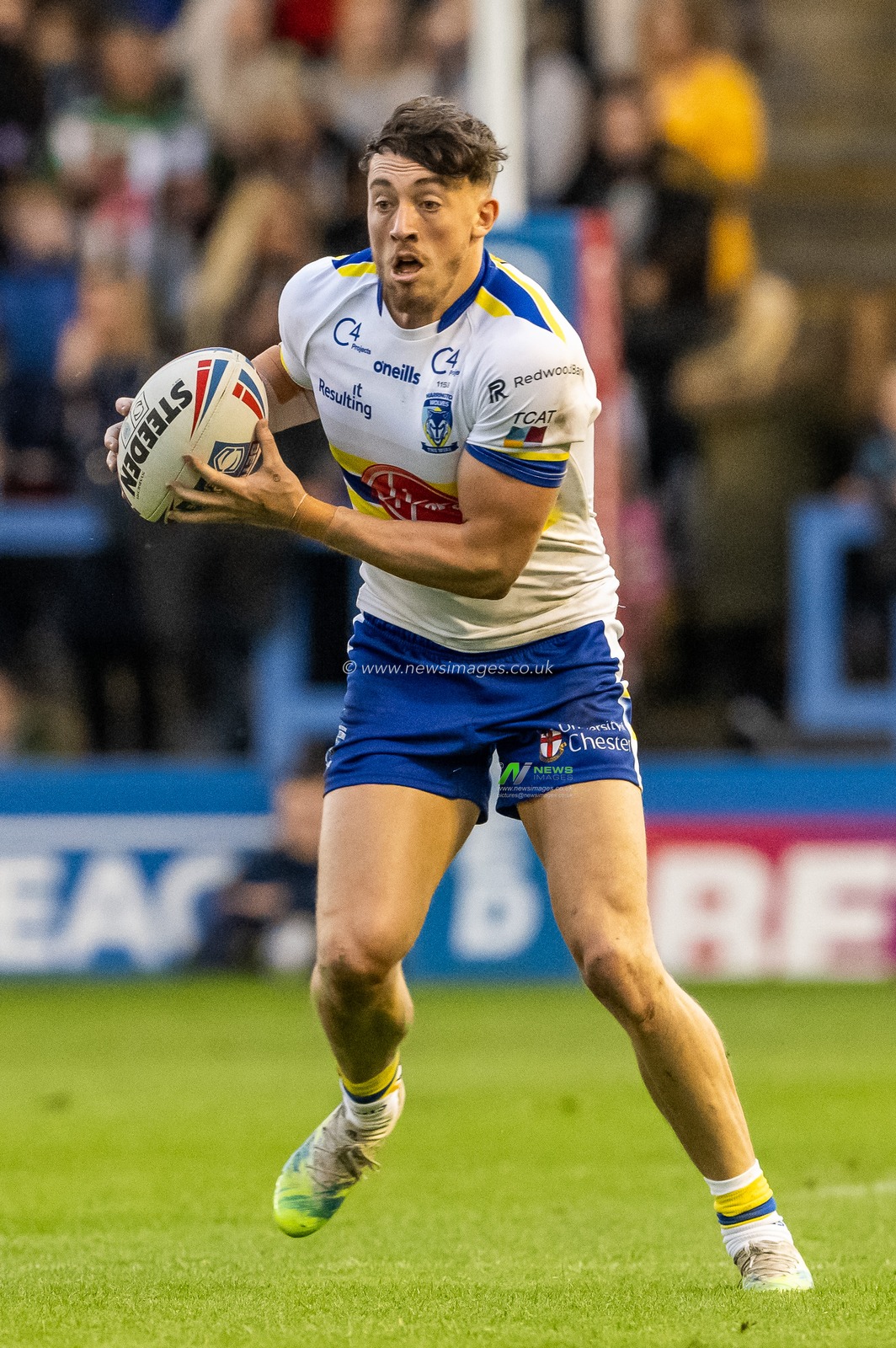 Matty Ashton #5 of Warrington Wolves makes a break during the Betfred Super League Round 11 match Warrington Wolves vs Wakefield Trinity at Halliwell Jones Stadium, Warrington, United Kingdom, 5th May 2023

(Photo by Craig Thomas/News Images)