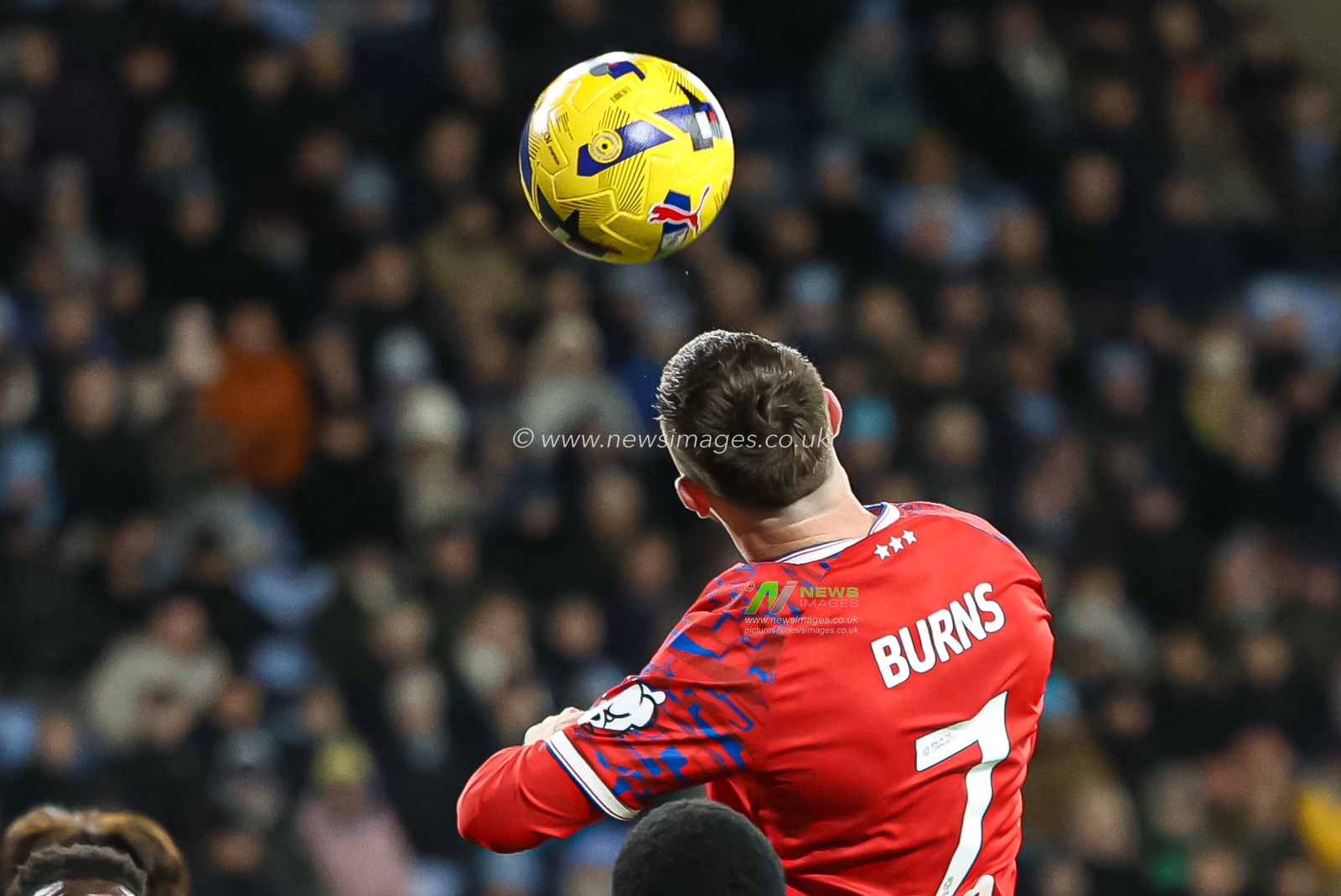 Wes Burns of Ipswich Town jumps up to win the high ball during the Sky Bet Championship match Coventry City vs Ipswich Town at Coventry Building Society Arena, Coventry, United Kingdom, 29th December 2025

(Photo by Euan Manning/News Images)

*** GER AUT SUI OUT ***