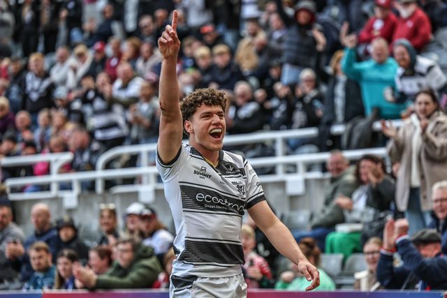 Lewis Martin of Hull FC celebrates his try during the Betfred Magic Weekend 2025 match Huddersfield Giants vs Hull FC at St. James's Park, Newcastle, United Kingdom, 4th May 2025

(Photo by Mark Cosgrove/News Images)