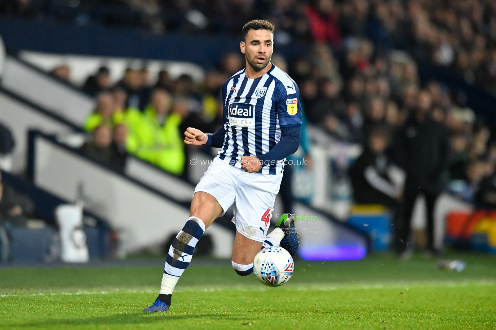 29th December 2019, The Hawthorns, West Bromwich, England; Sky Bet Championship, West Bromwich Albion v Middlesbrough : Hal Robson-Kanu (4) of West Bromwich Albion runs forward with the ball

Credit: Simon Whitehead/News Images