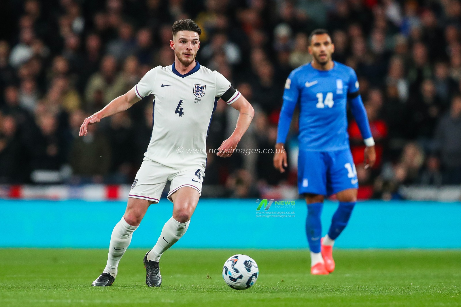 Declan Rice of England runs with the ball during the UEFA Nations League - League B - Group B2 - match England vs Greece at Wembley Stadium, London, United Kingdom, 10th October 2024

(Photo by Gareth Evans/News Images)