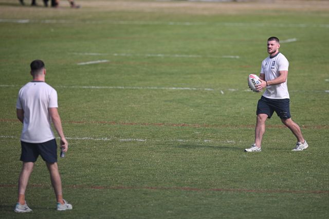 Danny Walker of Warrington Wolves with a ball prior to the Betfred Super League round 22 match Bradford Bulls vs Warrington Wolves at Odsal Stadium, Bradford, United Kingdom on 08 August 2026

(Photo by Ben Roberts/News Images)