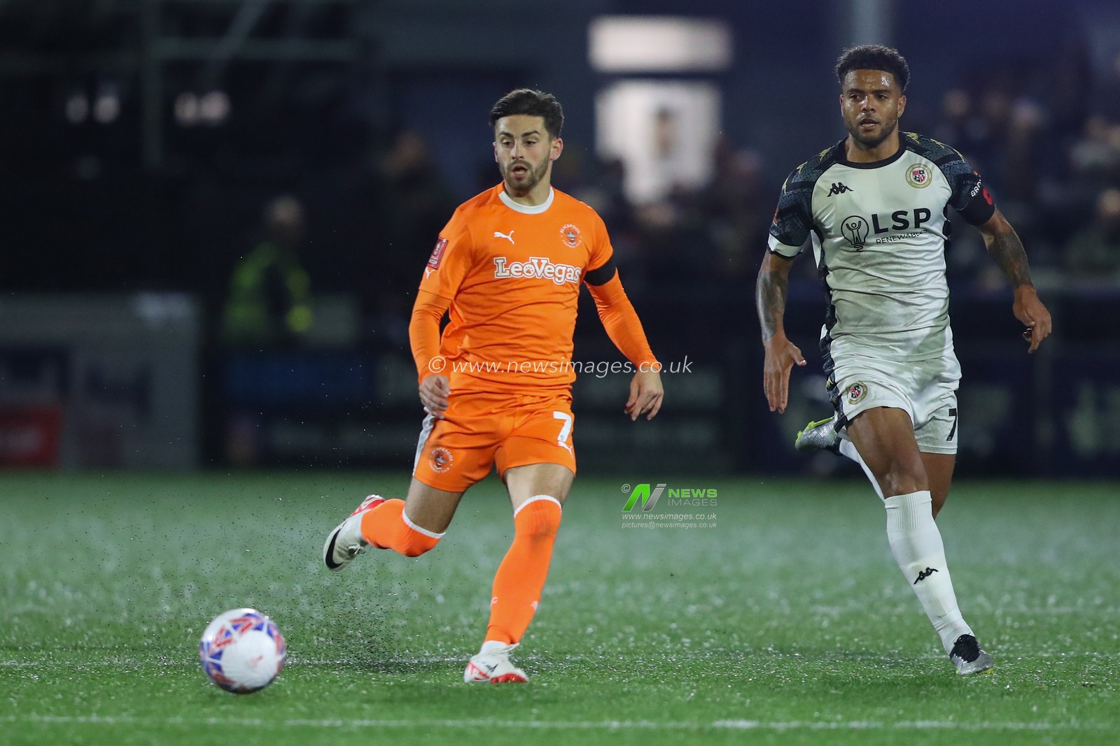 Owen Dale #7 of Blackpool in action passes the ball during the Emirates FA Cup match Bromley FC vs Blackpool at Bromley Football Club, Hayes Lane, United Kingdom, 4th November 2023

(Photo by Gareth Evans/News Images)