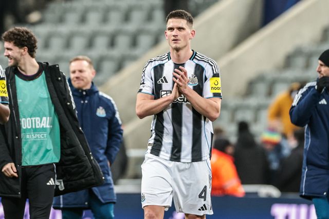 Sven Botman of Newcastle Untied applauds the fans after the game during the UEFA Champions League Matchday 7 of 8 Newcastle United v PSV Eindhovenn at St. James's Park, Newcastle, United Kingdom, 21st January 2026

(Photo by Mark Cosgrove/News Images)