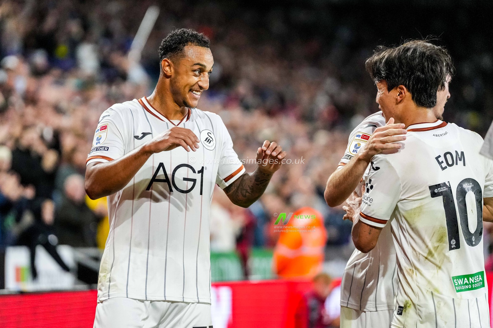 Adam Idah of Swansea City celebrates scoring his teams second goal during the Sky Bet Championship match Swansea City vs Watford at Swansea.com Stadium, Swansea, United Kingdom on 01 September 2026

(Photo by Andrew Lewis/News Images)