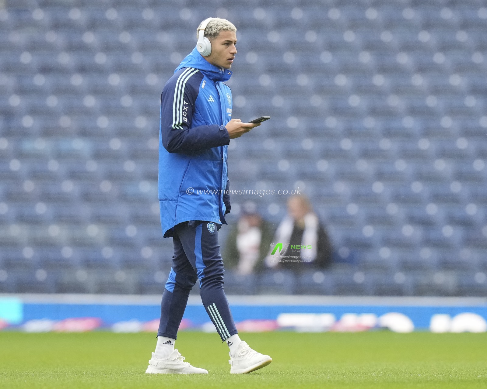 Mateo Joseph #49 of Leeds United inspects the pitch before the Sky Bet Championship match Blackburn Rovers vs Leeds United at Ewood Park, Blackburn, United Kingdom, 9th December 2023

(Photo by Steve Flynn/News Images)