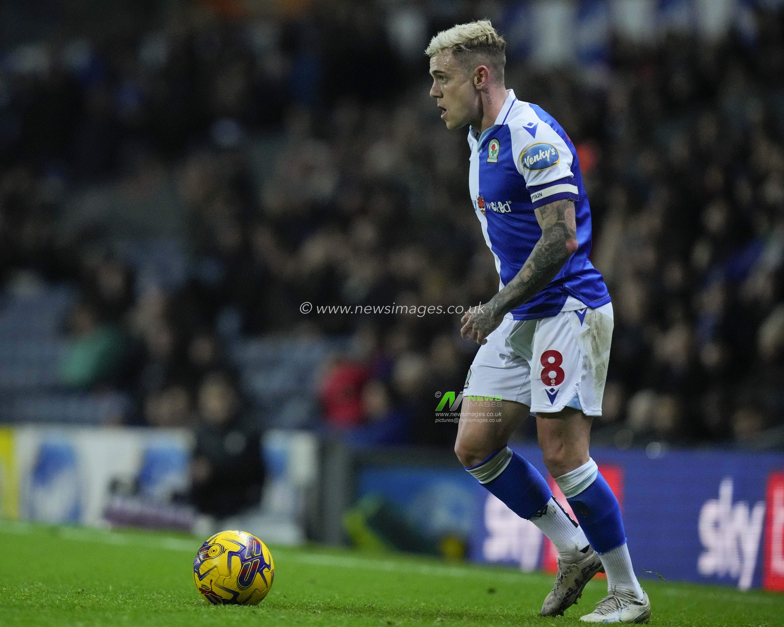 Sammie Szmodics #8 of Blackburn Rovers during the Sky Bet Championship match Blackburn Rovers vs Bristol City at Ewood Park, Blackburn, United Kingdom, 12th December 2023

(Photo by Steve Flynn/News Images)