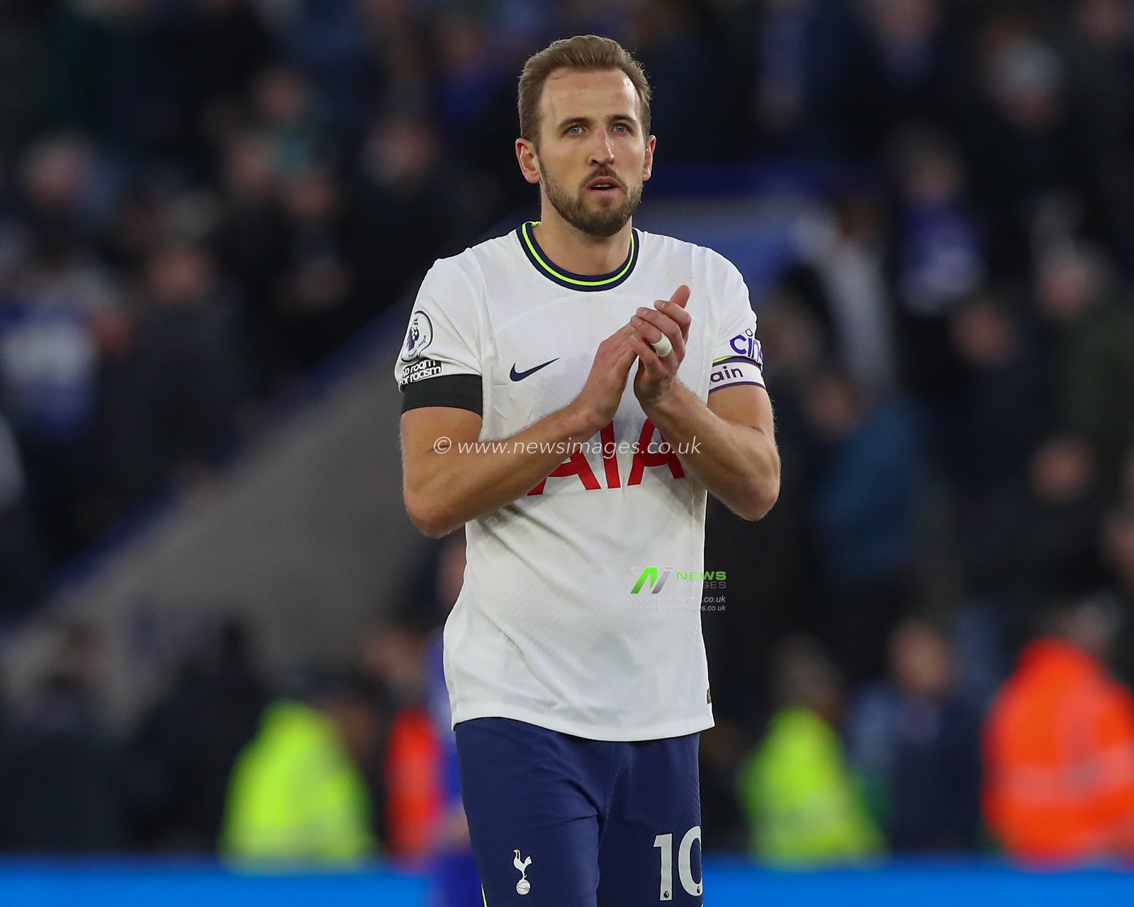 Harry Kane #10 of Tottenham Hotspur applauds the travelling fans after the Premier League match Leicester City vs Tottenham Hotspur at King Power Stadium, Leicester, United Kingdom, 11th February 2023

(Photo by Gareth Evans/News Images)