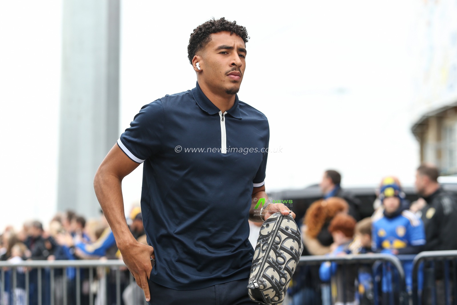 Marcus Tavernier of Bournemouth  arrives ahead of  the Premier League match Leeds United vs Bournemouth at Elland Road, Leeds, United Kingdom, 27th September 2025

(Photo by Richard Bierton/News Images)