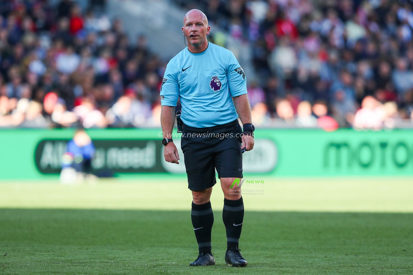 Referee Simon Hooper looks on during the Premier League match Brentford vs West Ham United at The Gtech Community Stadium, London, United Kingdom, 28th September 2024

(Photo by Izzy Poles/News Images)