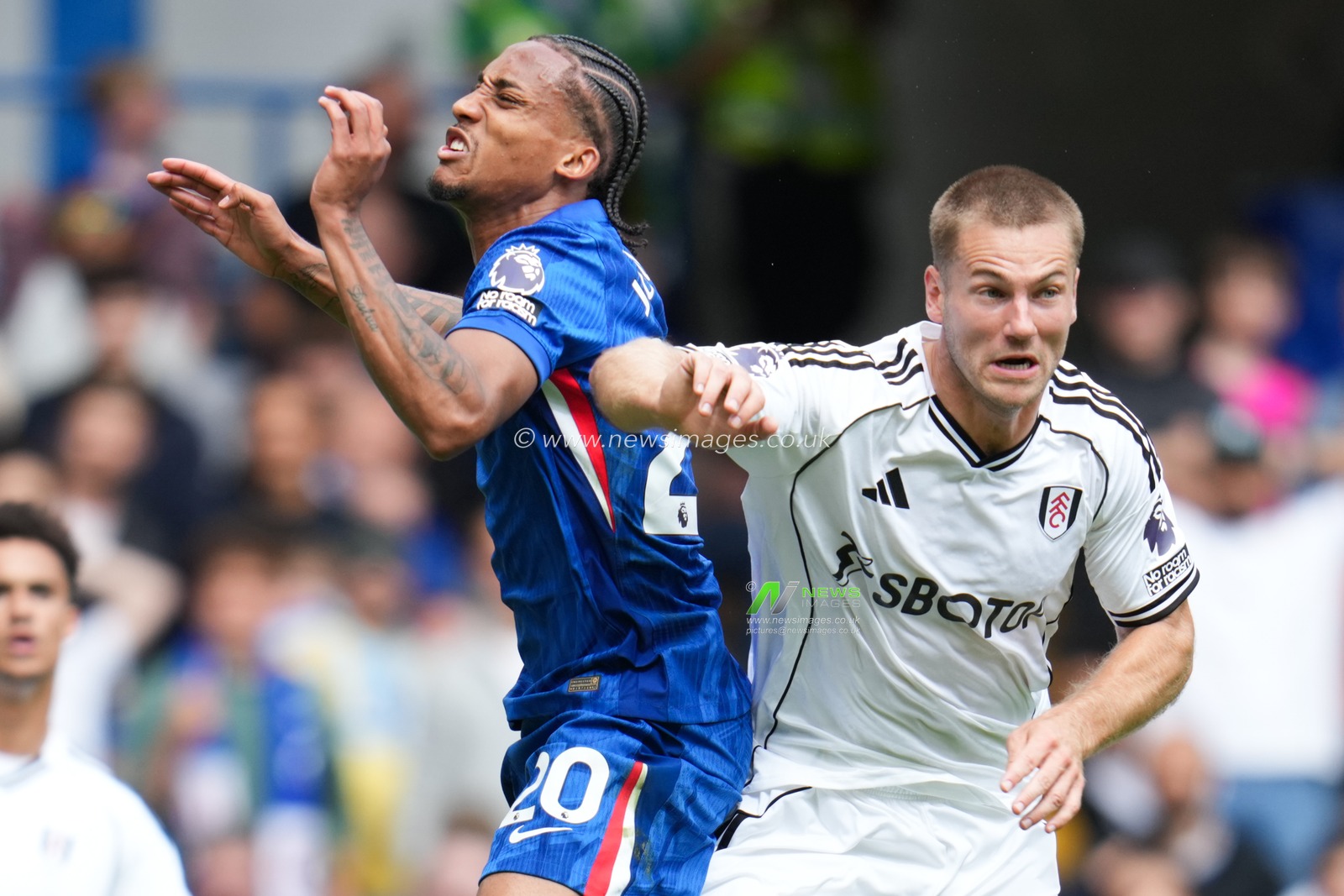 Joao Pedro of Chelsea and Joachim Andersen of Fulham battle during the Premier League match Chelsea vs Fulham at Stamford Bridge, London, United Kingdom, 30th August 2025

(Photo by Harvey Murphy/News Images)