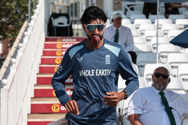 Shoaib Bashir of England flicked there ball in the pre-game warm up session during the 3rd Rothesay Test Match Day 2 match England vs New Zealand at Trent Bridge, Nottingham, United Kingdom on 26 June 2026

(Photo by Mark Cosgrove/News Images)
