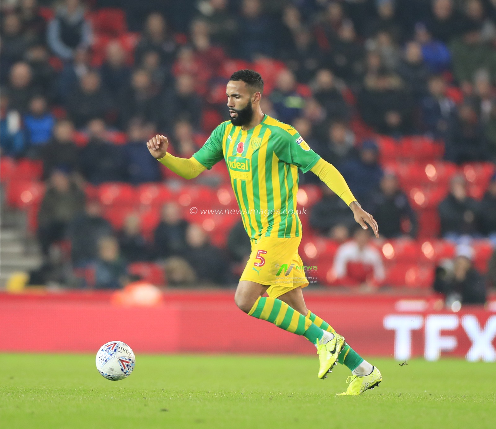 4th November 2019, Bet365 Stadium, Stoke-on-Trent, England; Sky Bet Championship, Stoke City v West Bromwich Albion : Kyle Bartley (5) of West Bromwich Albion runs with the ball

Credit: Conor Molloy/News Images
