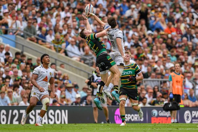 Tommy Freeman of Northampton Saints and Campbell Ridl of Exeter Chiefs battle in the air for the ball during the Gallagher PREM Final match Northampton Saints vs Exeter Chiefs at Allianz Stadium, Twickenham, United Kingdom on 20 June 2026.

(Photo by Alex Williamson/News Images)