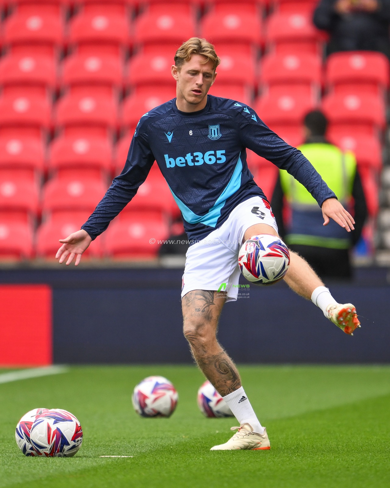 Wouter Burger of Stoke City during the pre-game warmup ahead of the Sky Bet Championship match Stoke City vs Coventry City at Bet365 Stadium, Stoke-on-Trent, United Kingdom, 10th August 2024

(Photo by Craig Thomas/News Images)