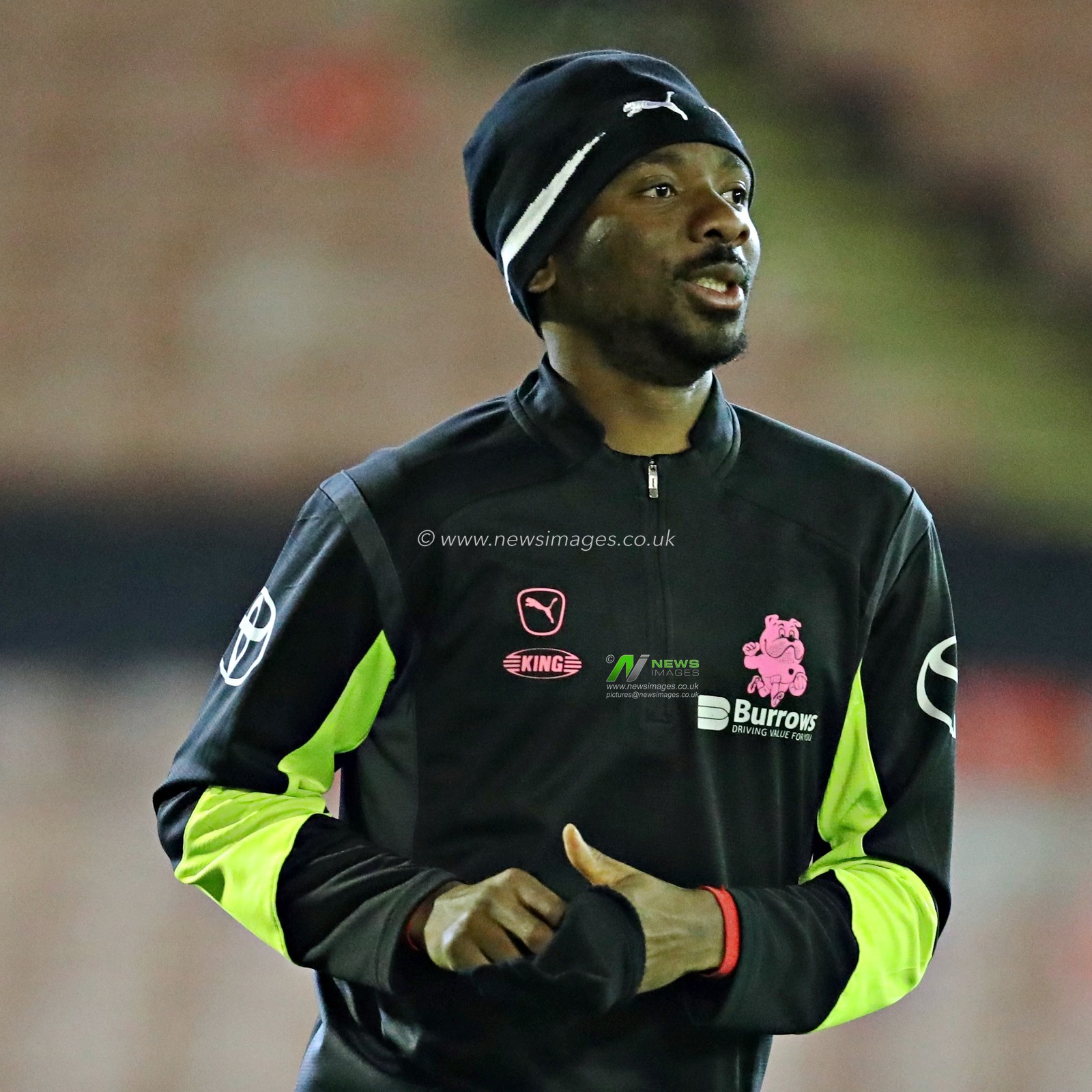 Barnsley's Kelechi Nwakali before the Sky Bet League 1 match Barnsley vs Reading at Oakwell, Barnsley, United Kingdom, 26th November 2024

(Photo by Sam Eaden/News Images)
