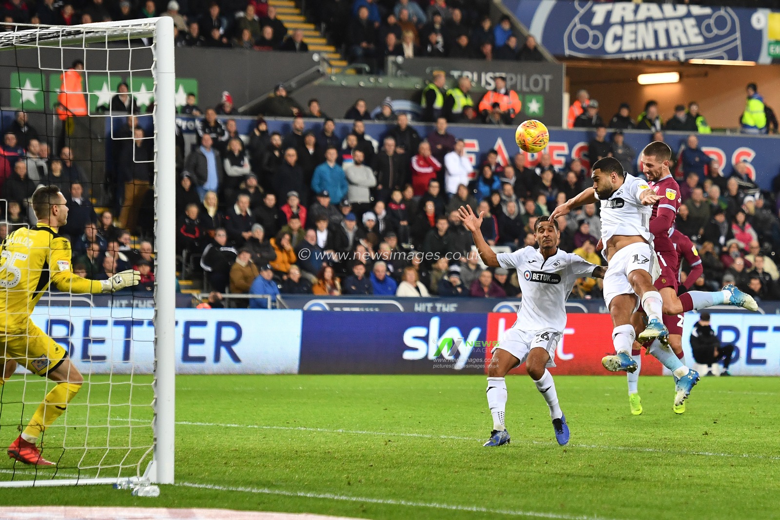 26th December 2018, Liberty Stadium, Swansea, Wales; Sky Bet Championship, Swansea vs  Aston Villa ; Conor Hourihane of Aston Villa scores his side's first goal   

Credit: Craig Thomas/News Images

English Football League images are subject to DataCo Licence