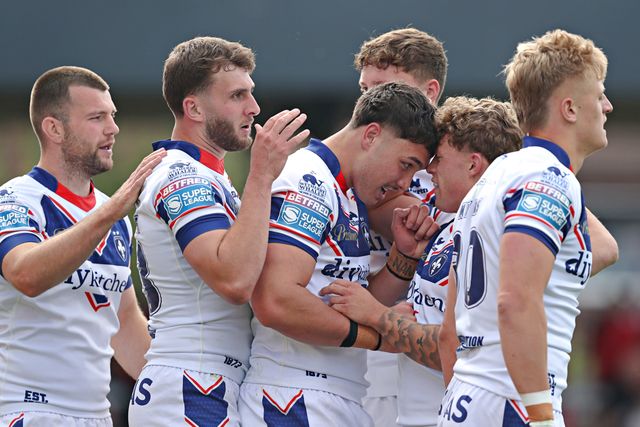 Betfred Super League Wakefield Trinity v Salford Red Devils