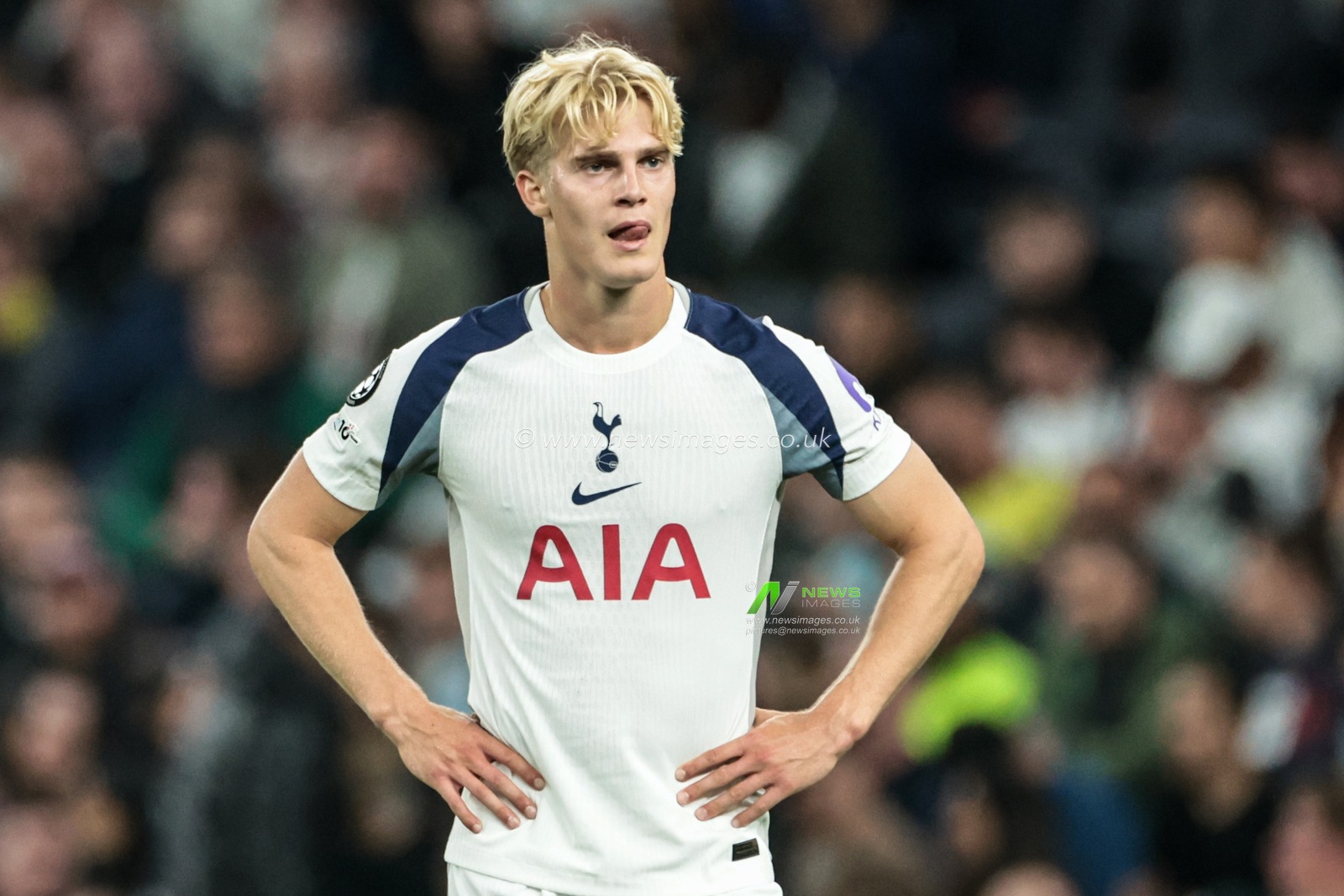 Lucas Bergvall of Tottenham Hotspur with hands on his hips during the UEFA Champions League match Tottenham Hotspur vs Villarreal at Tottenham Hotspur Stadium, London, United Kingdom, 16th September 2025

(Photo by Mark Cosgrove/News Images)