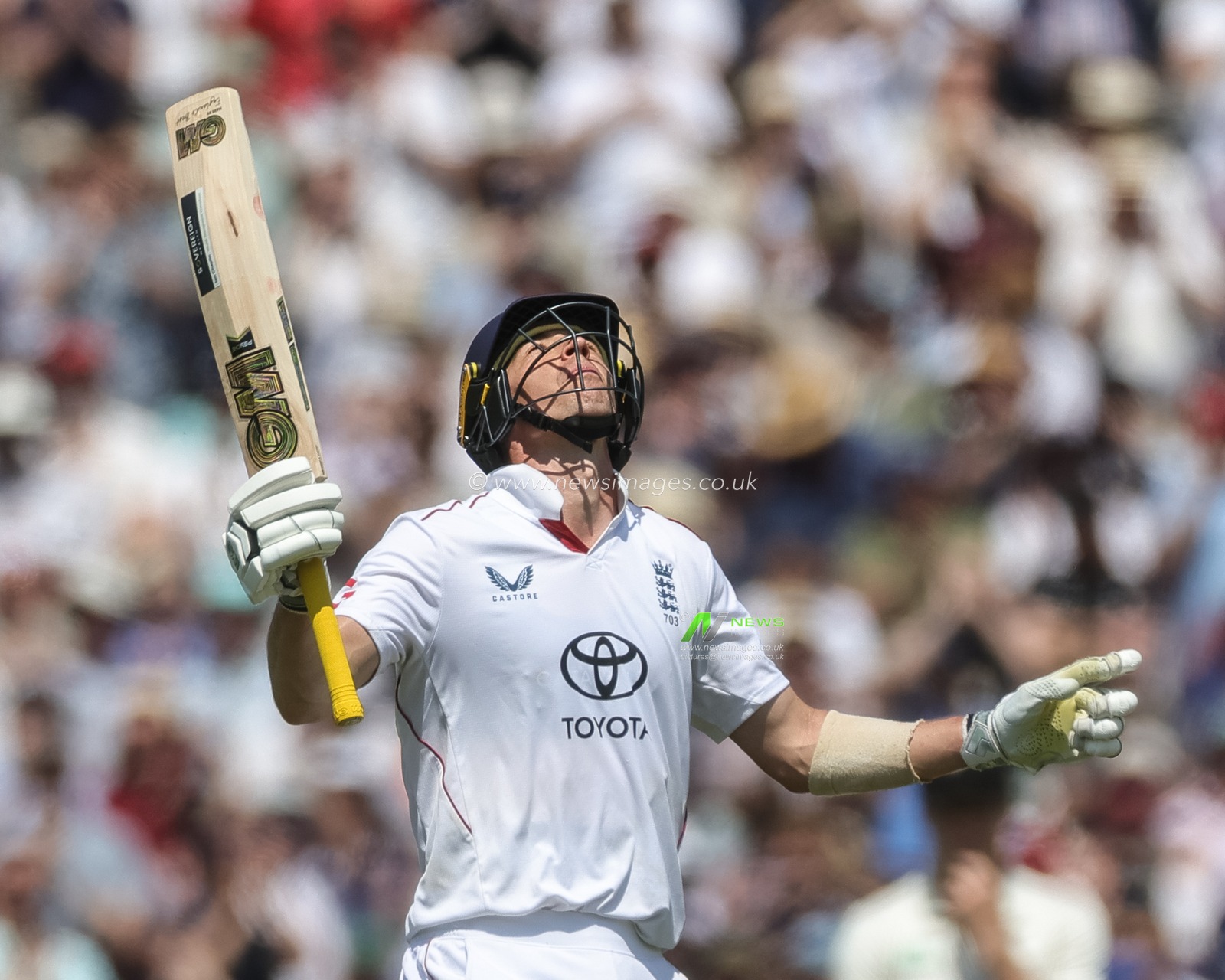 Matthew Fisher of England celebrates a half century during the 2nd Rothesay Test Match Day 3 match England vs New Zealand at The Kia Oval, London, United Kingdom on 19 June 2026

(Photo by Mark Cosgrove/News Images)
