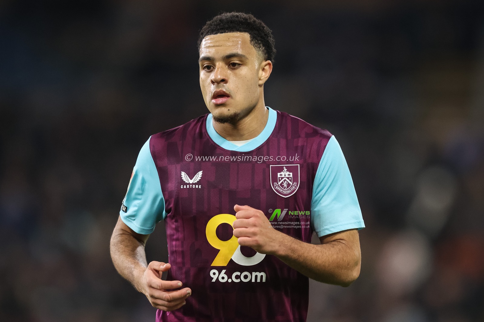 CJ Egan-Riley of Burnley during the Sky Bet Championship match Burnley vs Sunderland at Turf Moor, Burnley, United Kingdom, 17th January 2025

(Photo by Alfie Cosgrove/News Images)