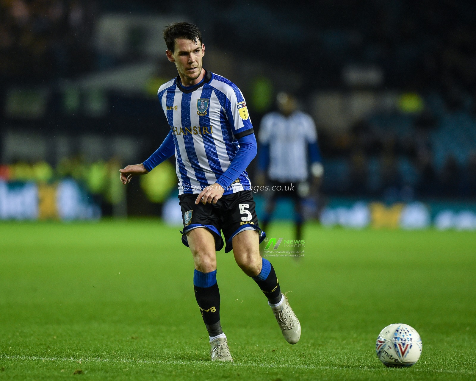 27th November 2019, Hillsborough, Sheffield, England; Sky Bet Championship, Sheffield Wednesday v Birmingham City :Kieran Lee (5) of Sheffield Wednesday with the ball 

Credit: Dean Williams/News Images