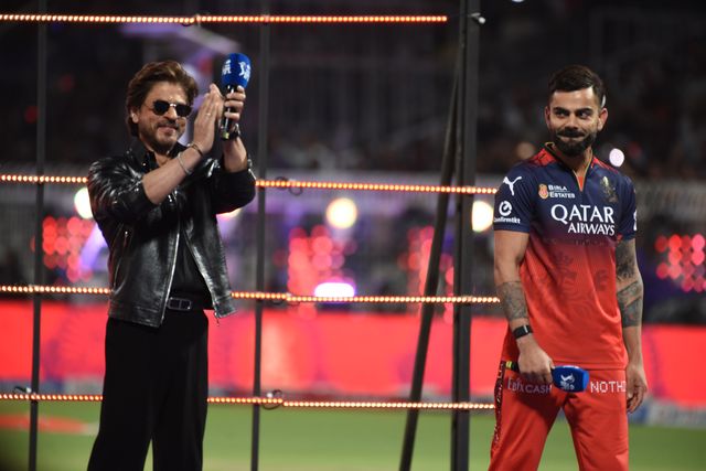 KKR Co Owner Shah Rukh Khan and RCB cricketer Virat Kohali at the  opening ceremony at Eden Garden Cricket Stadium in Kolkata on March 22,2025,Pictures by Debajyoti Chakraborty.(Photo: Debajyoti Chakraborty/News Images)