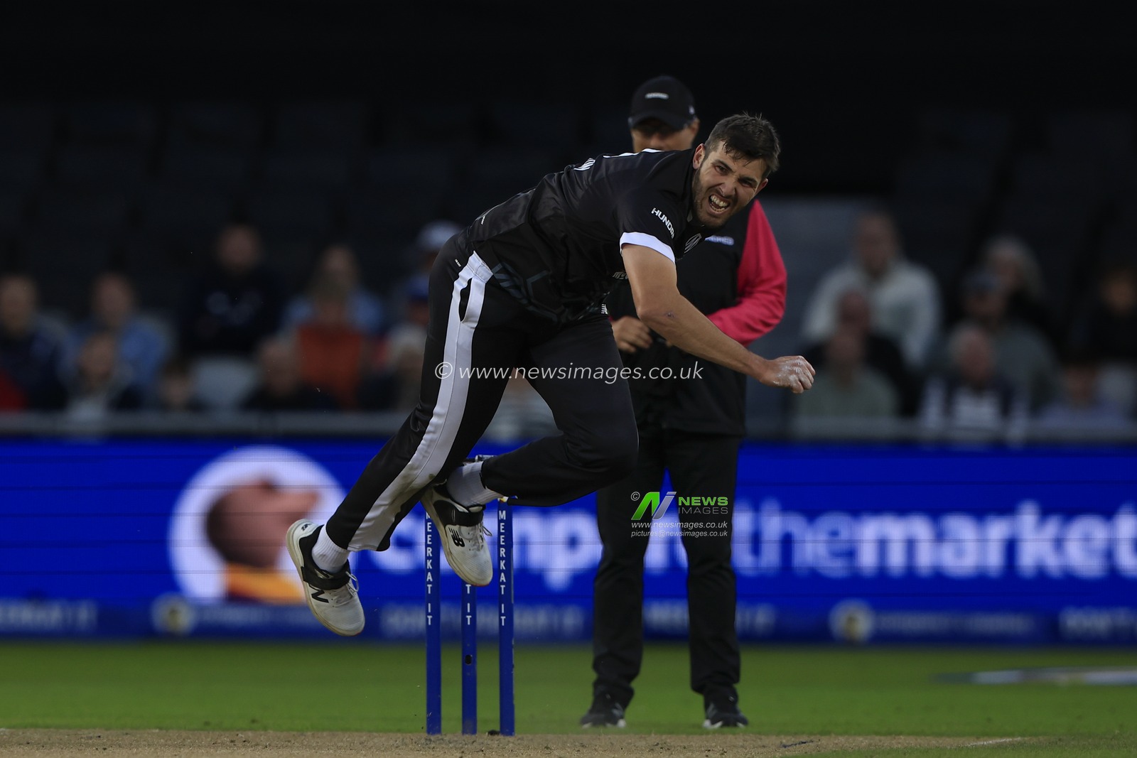 Jamie Overton of Manchester Originals in bowling action during The Hundred match Manchester Originals vs Birmingham Phoenix at Old Trafford, Manchester, United Kingdom, 7th August 2023

(Photo by Conor Molloy/News Images)