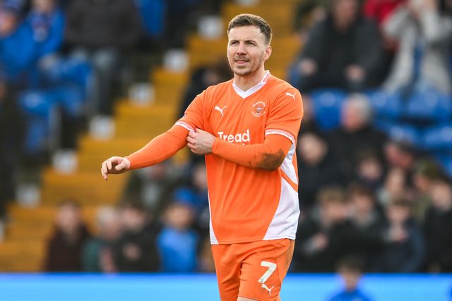 Lee Evans of Blackpool during the Sky Bet League 1 match Stockport County vs Blackpool at Edgeley Park Stadium, Stockport, United Kingdom, 1st March 2025

(Photo by Craig Thomas/News Images)