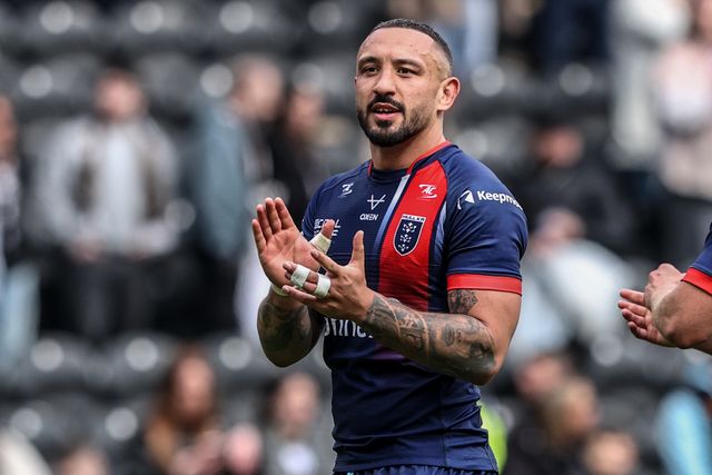 Elliot Minchella of Hull KR applauds the fans after the game during the Betfred Super League Round 8 match Hull FC vs Hull KR at MKM Stadium, Hull, United Kingdom, 18th April 2025

(Photo by Alfie Cosgrove/News Images)