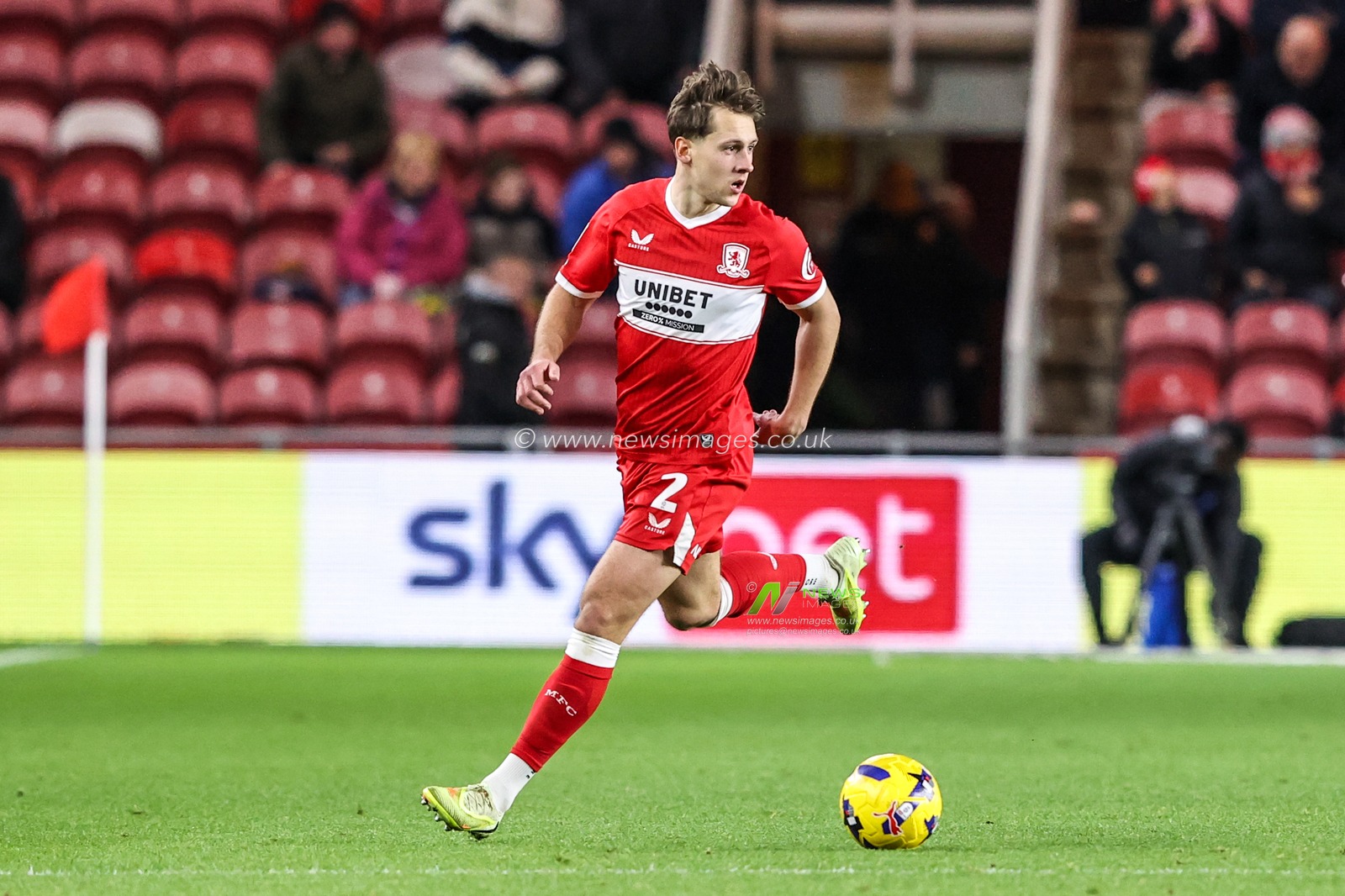 Callum Brittain of Middlesbrough breaks with the ball during the Sky Bet Championship match Middlesbrough vs Queens Park Rangers at Riverside Stadium, Middlesbrough, United Kingdom, 13th December 2025

(Photo by Alfie Cosgrove/News Images)

*** GER AUT SUI OUT ***