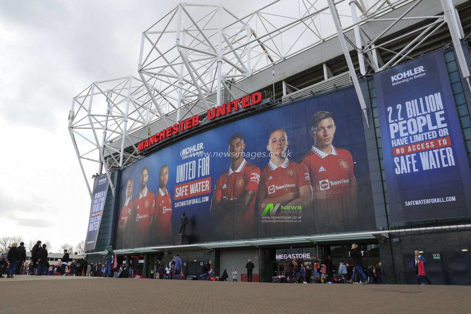 Fans gather outside Old Trafford ahead of the FA Women's Super League match Manchester United Women vs West Ham United Women at Old Trafford, Manchester, United Kingdom, 25th March 2023

(Photo by Conor Molloy/News Images)