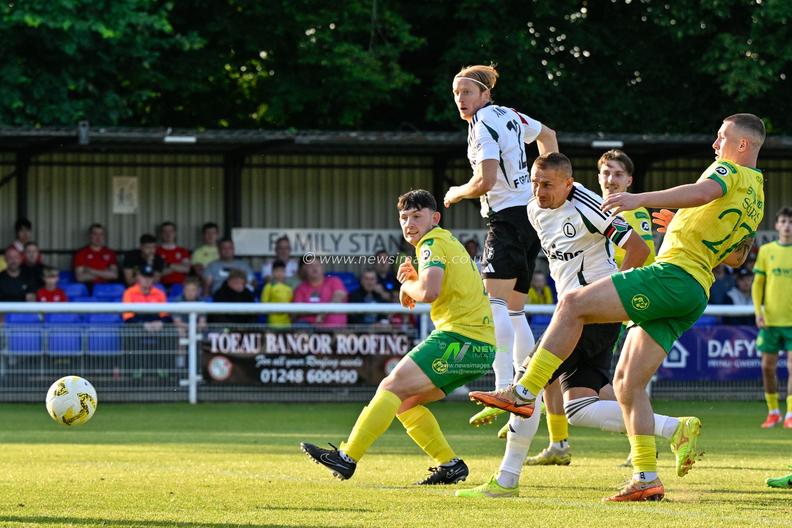 Artur JÄ™drzejczyk of Legia Warszawa scores a goal to make it 0-2 Legia Warsaw during the UEFA Europa Conference League Second Qualifying Round 2nd leg match Caernarfon Town vs Legia Warsaw at Nantporth, Bangor, United Kingdom, 1st August 2024

(Photo by Cody Froggatt/News Images)