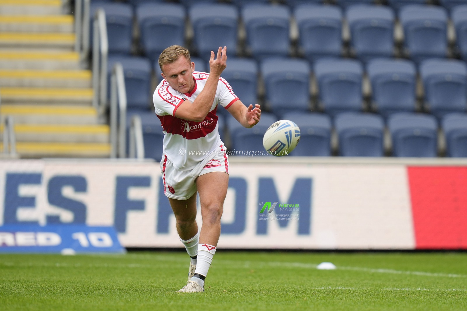 Jez Litten #14 of Hull KR warms up before the Betfred Challenge Cup Semi Final match Hull KR vs Wigan Warriors at Sewell Group Craven Park, Kingston upon Hull, United Kingdom, 23rd July 2023

(Photo by Steve Flynn/News Images)