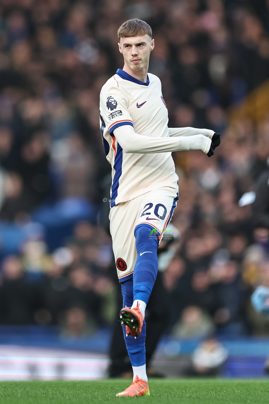 Cole Palmer of Chelsea during the Premier League match Everton vs Chelsea at Goodison Park, Liverpool, United Kingdom, 22nd December 2024

(Photo by Mark Cosgrove/News Images)