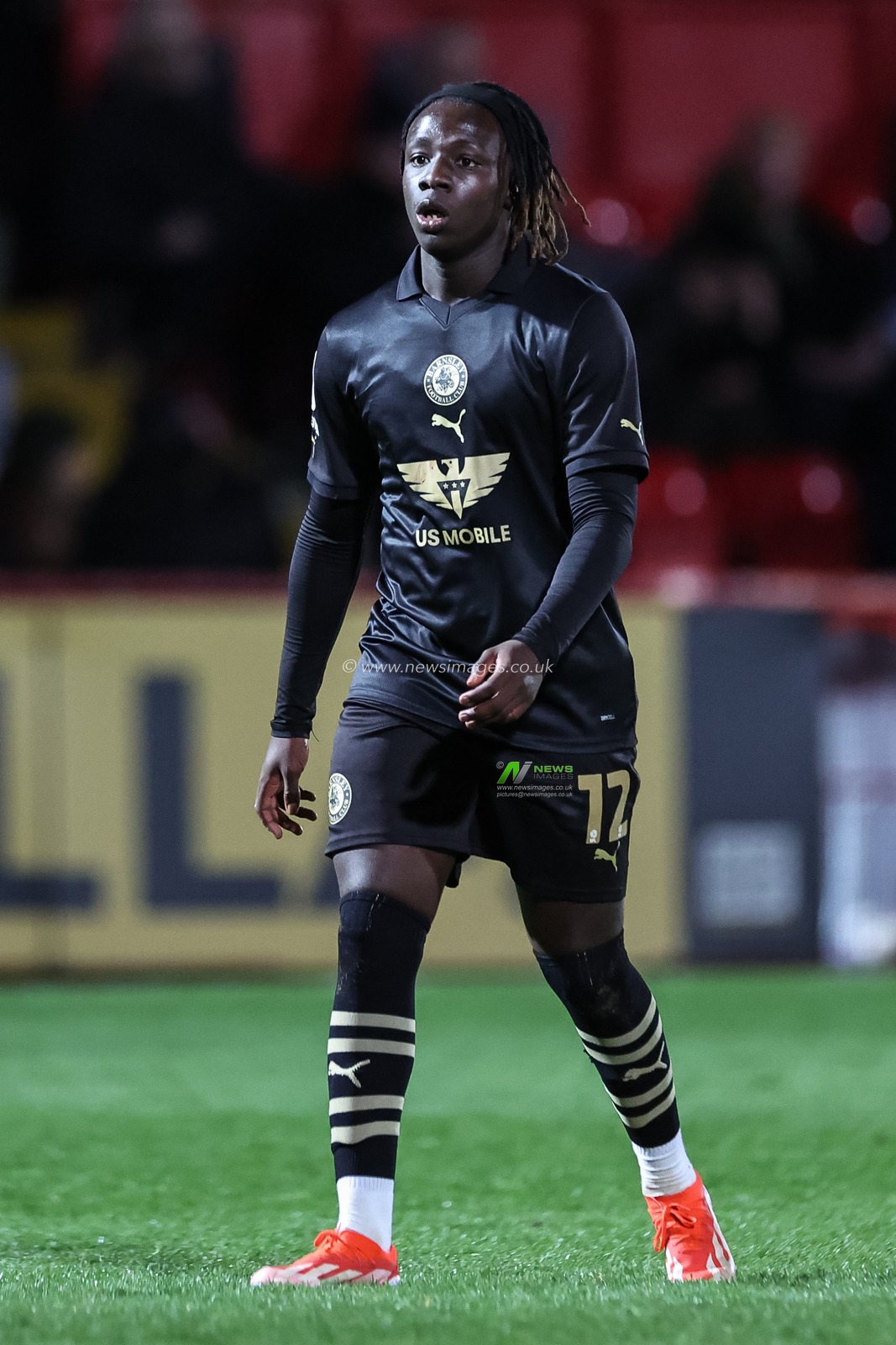 FÃ¡bio JalÃ³ of Barnsley during the Sky Bet League 1 match Stevenage vs Barnsley at Lamex Stadium, Stevenage, United Kingdom, 9th April 2024

(Photo by Mark Cosgrove/News Images)