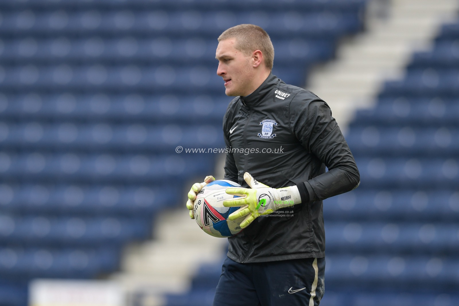 Daniel Iversen #22 of Preston North End warming up before the game