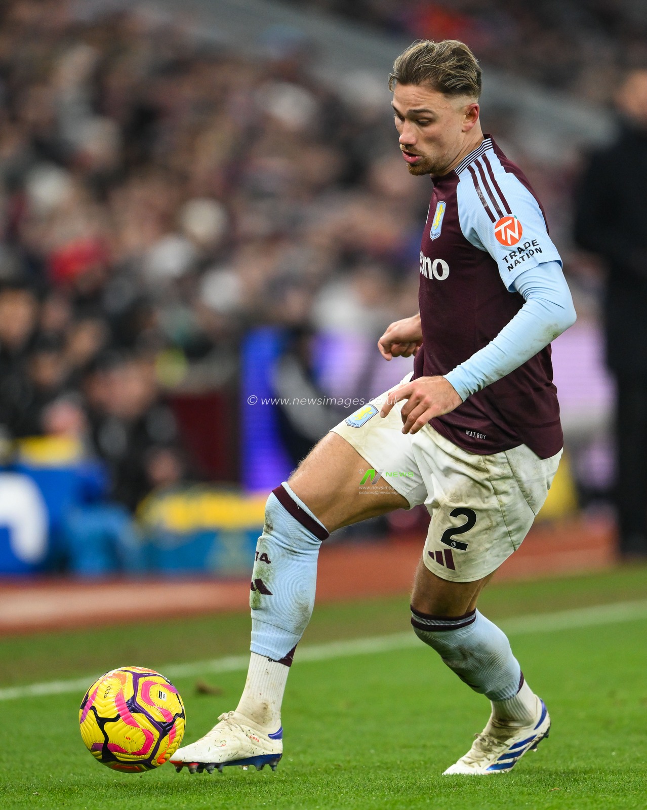 Matty Cash of Aston Villa makes a break with the ball during the Premier League match Aston Villa vs Leicester City at Villa Park, Birmingham, United Kingdom, 4th January 2025

(Photo by Craig Thomas/News Images)
