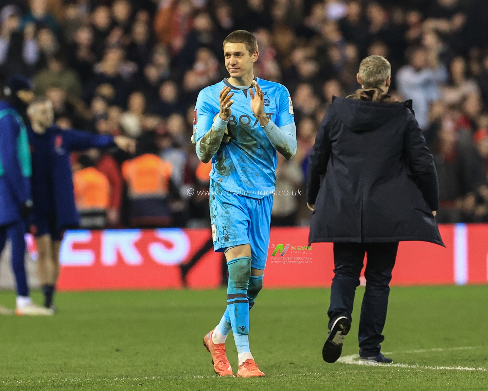 Ethan Horvath #1 of Nottingham Forest applauds the fans as Forest win 2-1