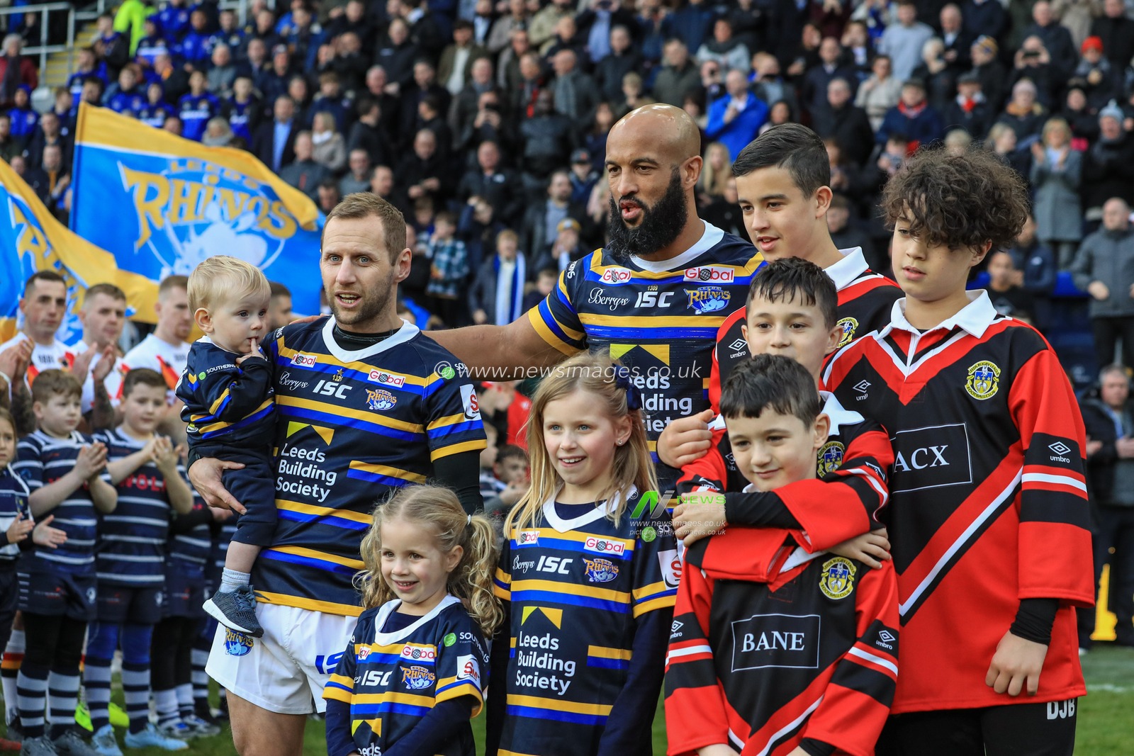 12th January 2020, Headingley Carnegie Stadium, Leeds, England; Jamie Jones-Buchanan, Rob Burrow Testimonial, Leeds Rhinos v Bradford Bulls : Rob Burrow of Leeds Rhinos walked out with Jamie Jones-Buchanan of Leeds Rhinos to a packed Headingley Carnegie Stadium


Credit: Mark Cosgrove/News Images