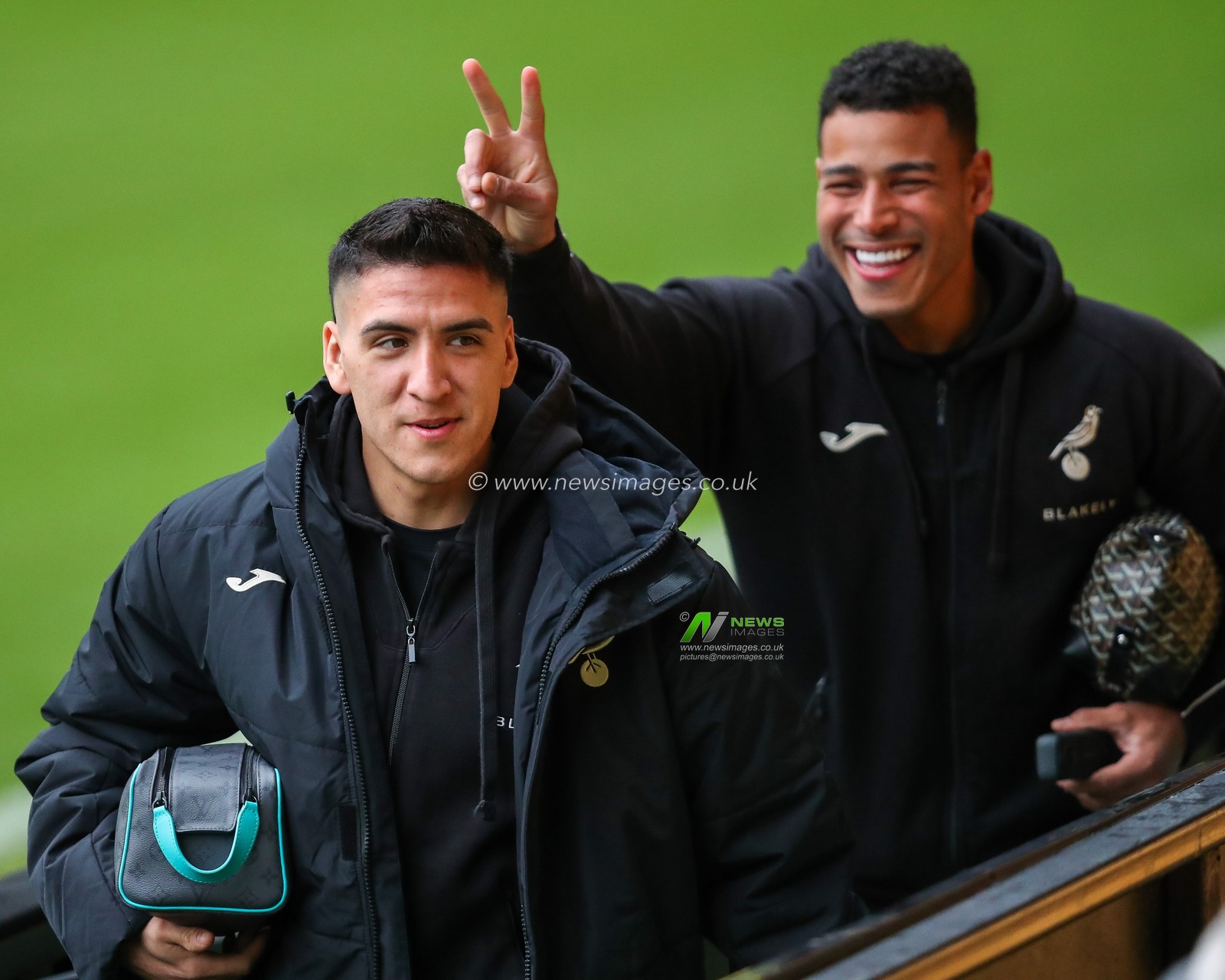 Marcelino Nunez and Onel Hernandez of Norwich City arrives at Carrow Road prior to during the Sky Bet Championship match Norwich City vs Burnley at Carrow Road, Norwich, United Kingdom, 15th December 2024

(Photo by Izzy Poles/News Images)