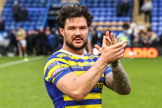 James Bentley of Warrington Wolves applauds the fans after the game during the Betfred Super League round 7 match Warrington Wolves vs Leigh Leopards at The Halliwell Jones Stadium, Warrington, United Kingdom on 04 April 2026

(Photo by Alfie Cosgrove/News Images)