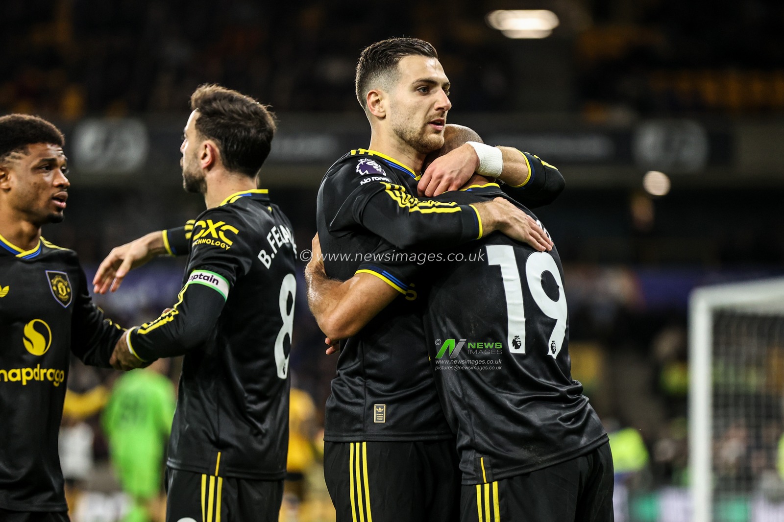 Bryan Mbeumo of Manchester Untied celebrates his goal to make it 1-2 during the Premier League match Wolverhampton Wanderers vs Manchester United at Molineux, Wolverhampton, United Kingdom, 8th December 2025

(Photo by Alfie Cosgrove/News Images)

*** GER AUT SUI OUT ***