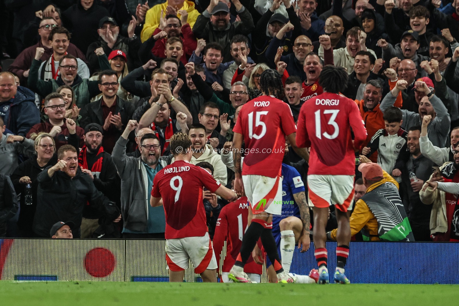Rasmus HÃ¸jlund of Manchester United celebrates his goal to make it 3-1 during the UEFA Europa League Semi-final match Manchester United vs Athletic Bilbao at Old Trafford, Manchester, United Kingdom, 8th May 2025

(Photo by Mark Cosgrove/News Images)