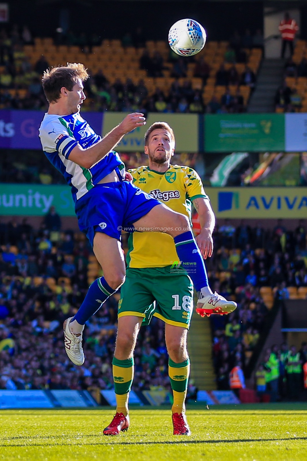29th September 2018, Carrow Road, Norfolk, England; Sky Bet Championship, Norwich City v Wigan Athletic ; Marco Stiepermann (18) of Norwich City eyes the ball.

Credit:   Georgie Kerr/News Images

English Football League images are subject to DataCo Licence