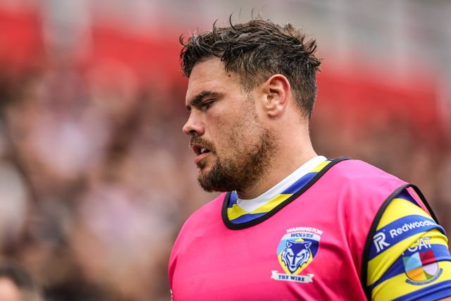 Joe Philbin of Warrington Wolves keeps warmed up during the Betfred Super League round 20 match Leigh Leopards vs Warrington Wolves at Leigh Sports Village, Leigh, United Kingdom on 25 July 2026

(Photo by Alfie Cosgrove/News Images)