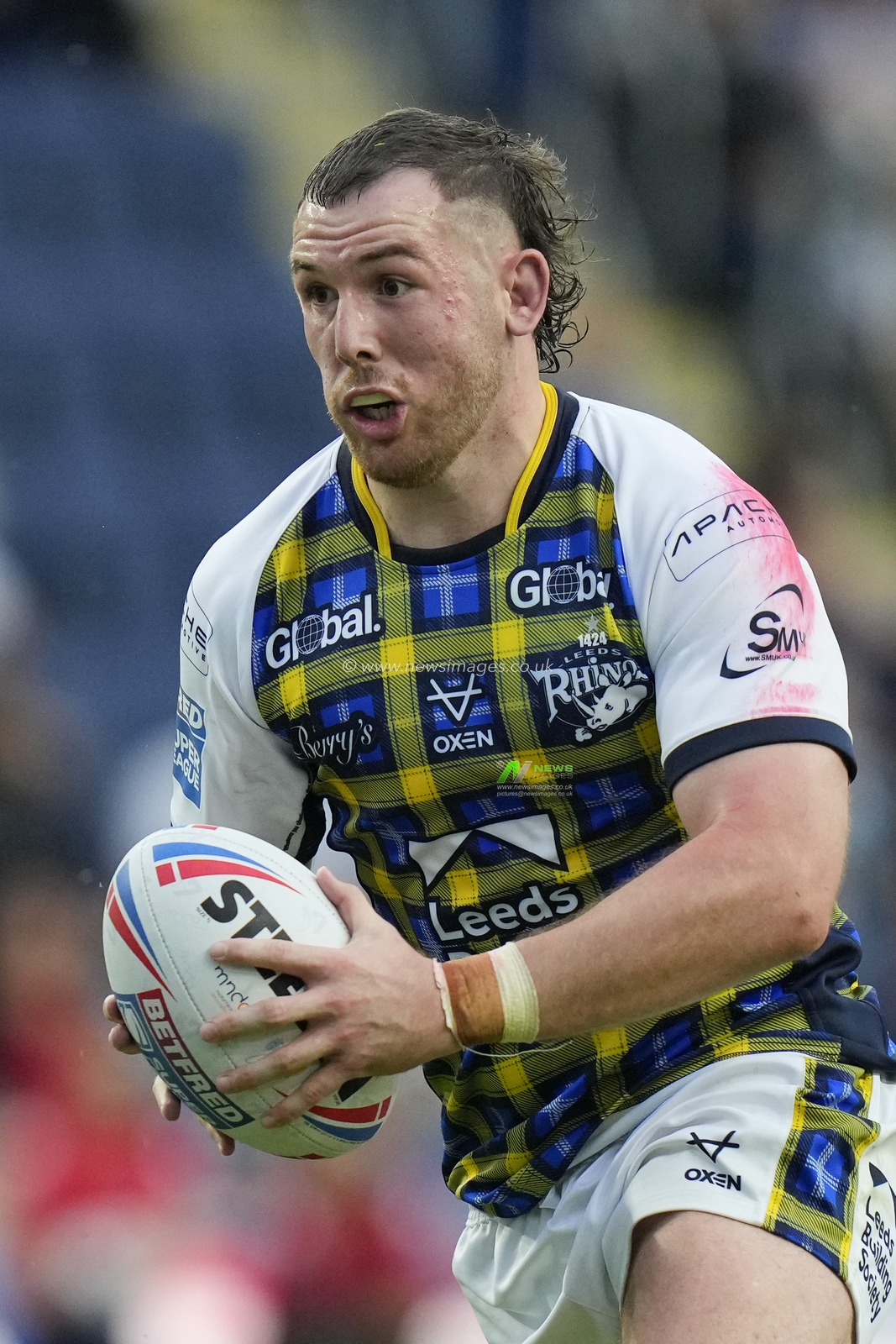 Cameron Smith #13 of Leeds Rhinos during the Betfred Super League Round 16 match Leeds Rhinos vs Huddersfield Giants at Headingley Stadium, Leeds, United Kingdom, 23rd June 2023

(Photo by Steve Flynn/News Images)