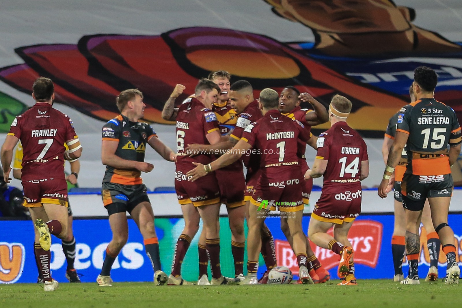 11th April 2019 , John Smiths Stadium, Huddersfield, England; Betfred Super League, Round 10, Huddersfield Giants vs Castleford Tigers ; Alex Mellor (12) of Huddersfield Giants celebrates his try 


Credit Mark Cosgrove/News Images